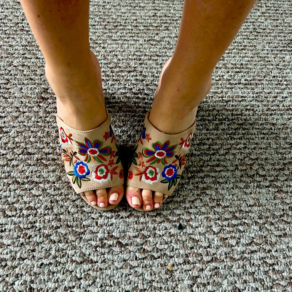 Aldo embroidered platform sandals
